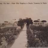 Fu costruito nel 1911 da Raffaele Traversa, fratello di quel Nicola che aveva invece eretto Villa Angelina, la cui entrata si staglia sulla vicina via Napoli